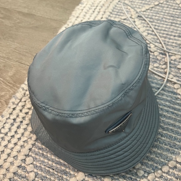 PRADA LIGHT BLUE BUCKET HAT WITH ORIGINAL BAG AND STUFFING! - Picture 5 of 6